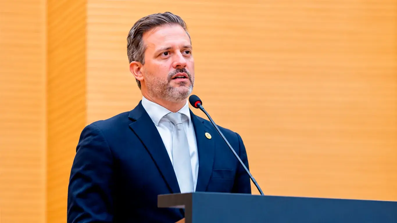 FORÇA NA ALERO – Delegado Lucas é reeleito com mais de 28 mil votos e surge nas articulações pela Presidência da Assembleia