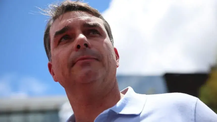 Flávio Promete Reajustar Aposentadoria Acima da Inflação